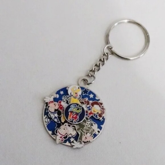 Walt Disney World 2014 Character Keychain Bag Charm - Picture 1 of 6